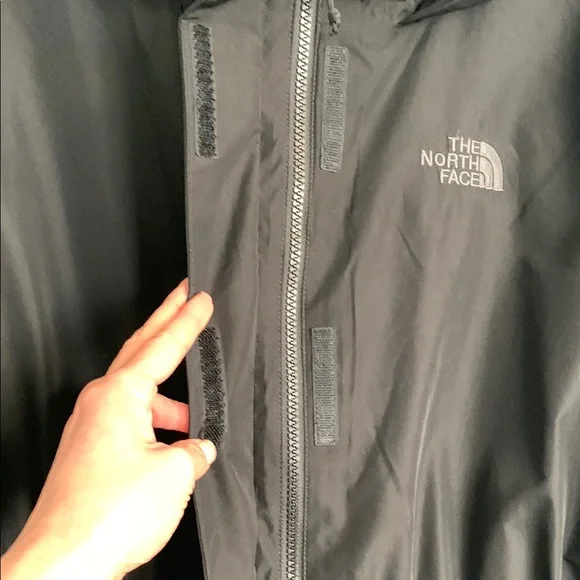The North Face Black Ski & Snow Jacket - Picture 3 of 12